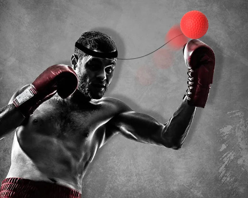 Kit de pelota de boxeo InRomo Sport con diadema ajustable y dos pelotas de reflejos, una roja y una negra.