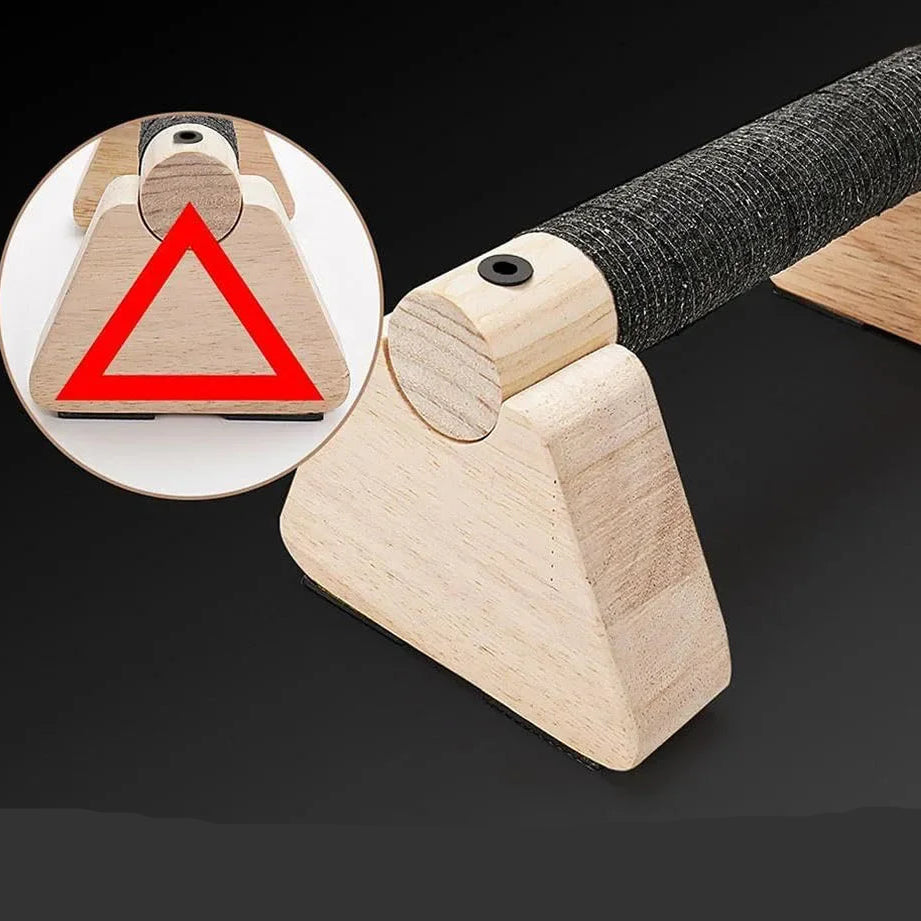Base triangular de madera con diseño estable y resistente, mango envuelto en textura negra